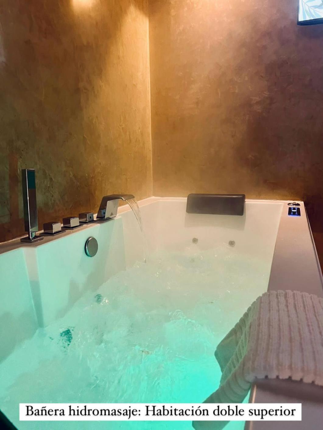 Cueva Luxe Las Calcetas Setenil De Las Bodegas 외부 사진